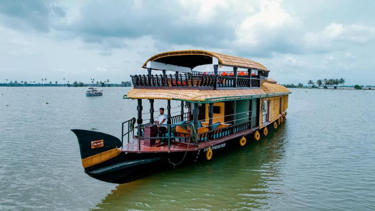 מלון Alappuzha Why Not Houseboat מראה חיצוני תמונה